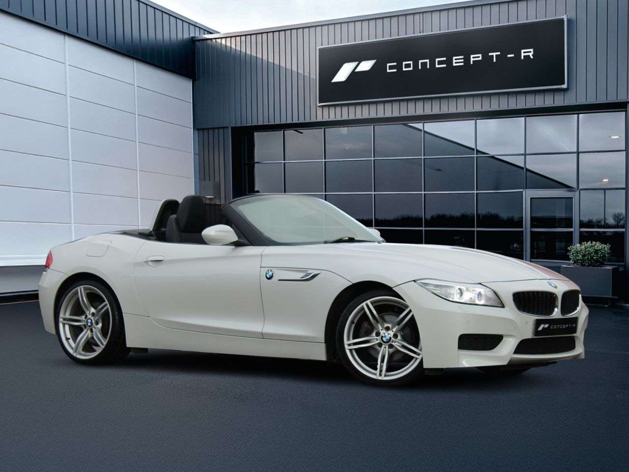 A 2014 BMW Z4 2.0 20i M Sport Convertible 2dr Petrol Auto sDrive Euro 6 (184 ps) ***MINER A 2014 BMW Z4 2.0 20i M Sport Convertible 2dr Petrol Auto sDrive Euro 6 (184 ps) ***MINER