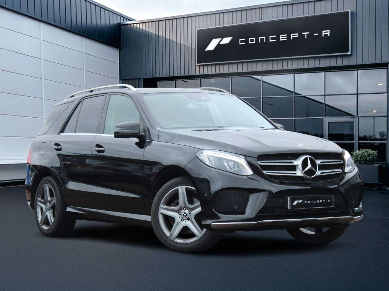 A 2017 MERCEDES-BENZ GLE 3.0 GLE350d V6 AMG Line SUV 5dr Diesel G-Tronic 4MATIC Euro 6 (s/s) (258 ps A 2017 MERCEDES-BENZ GLE 3.0 GLE350d V6 AMG Line SUV 5dr Diesel G-Tronic 4MATIC Euro 6 (s/s) (258 ps