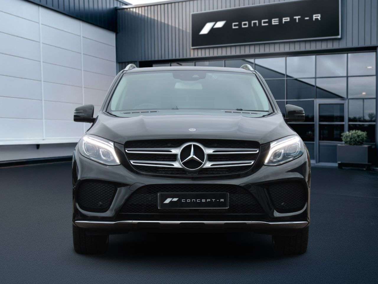 A 2017 MERCEDES-BENZ GLE 3.0 GLE350d V6 AMG Line SUV 5dr Diesel G-Tronic 4MATIC Euro 6 (s/s) (258 ps A 2017 MERCEDES-BENZ GLE 3.0 GLE350d V6 AMG Line SUV 5dr Diesel G-Tronic 4MATIC Euro 6 (s/s) (258 ps