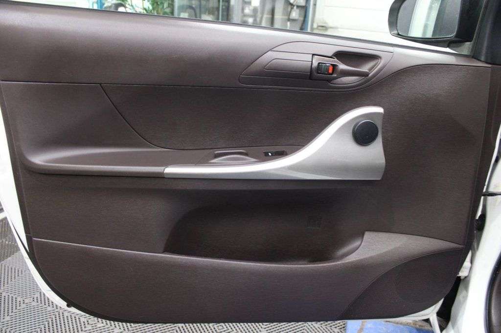 2009 TOYOTA IQ 2009 TOYOTA IQ