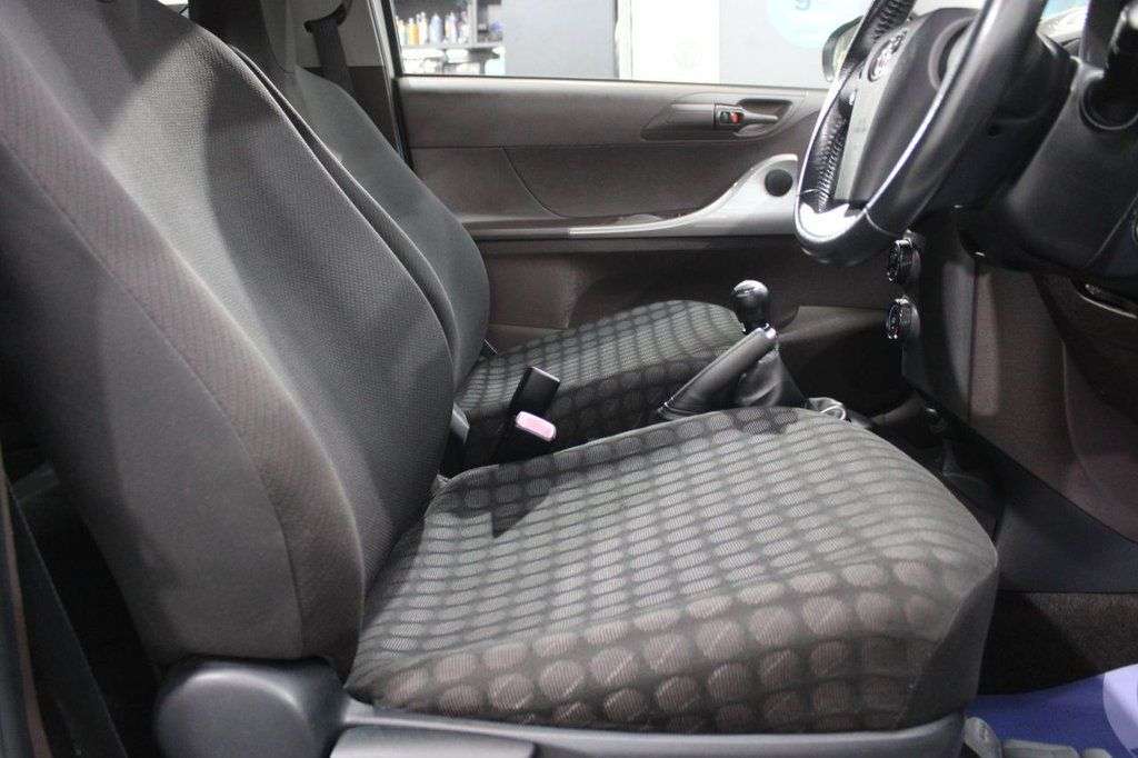 2009 TOYOTA IQ 2009 TOYOTA IQ