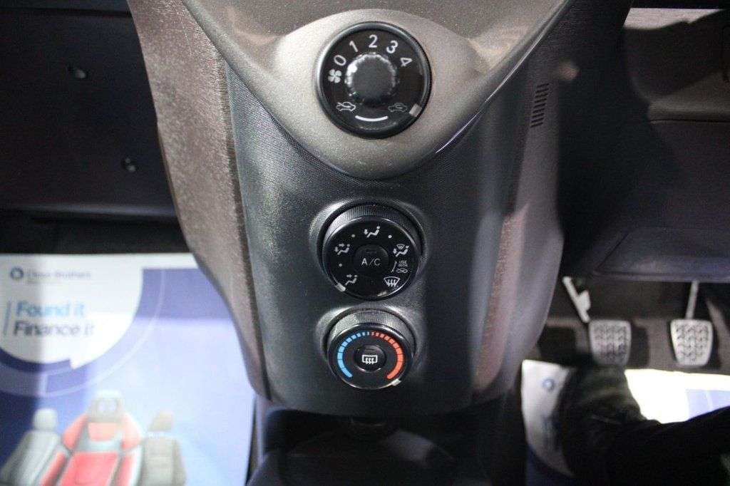 2009 TOYOTA IQ 2009 TOYOTA IQ