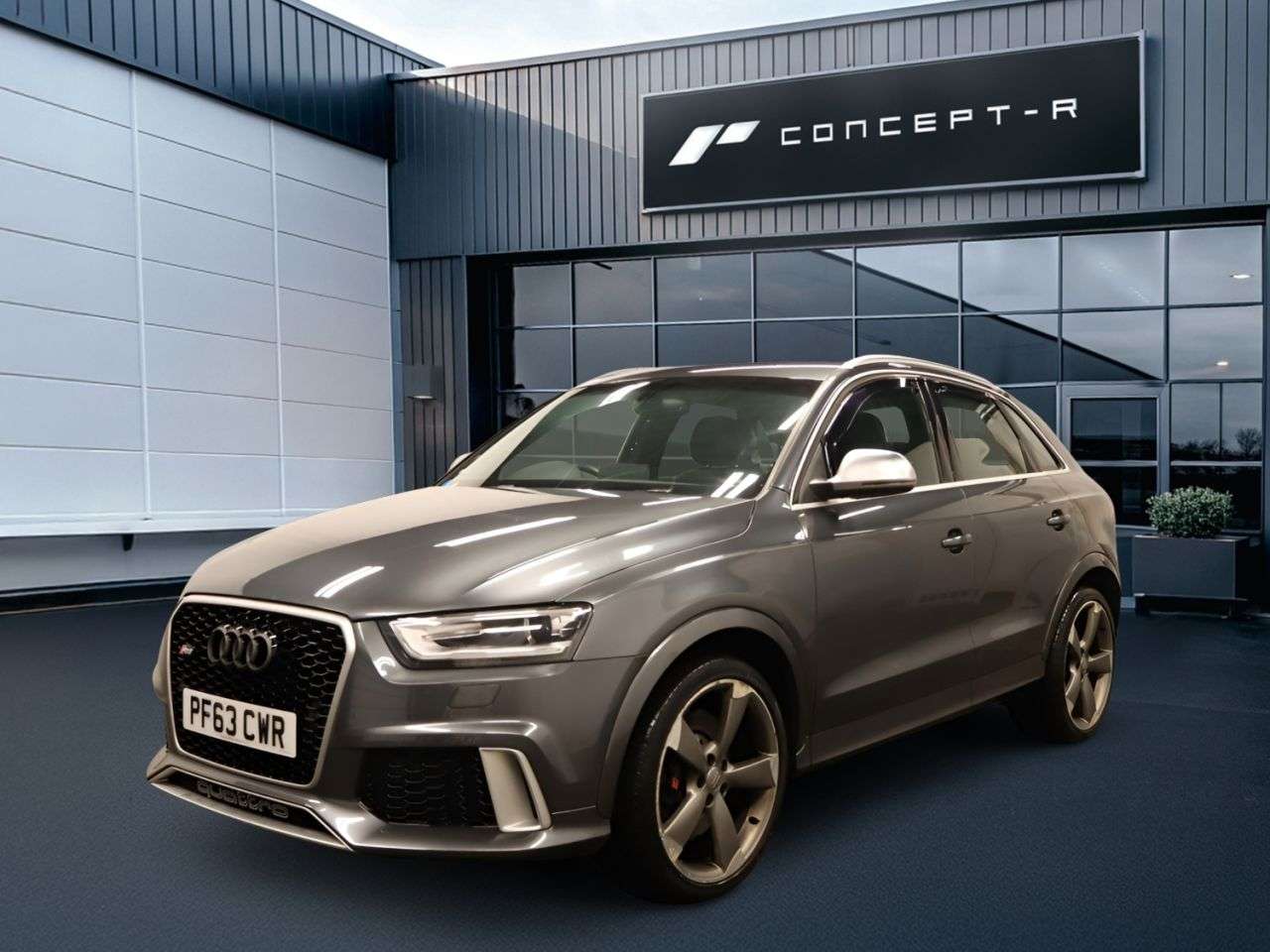 A 0 AUDI RS Q3 2.5 TFSI SUV 5dr Petrol S Tronic quattro Euro 5 (s/s) (310 ps) ***FULL SERV A 0 AUDI RS Q3 2.5 TFSI SUV 5dr Petrol S Tronic quattro Euro 5 (s/s) (310 ps) ***FULL SERV