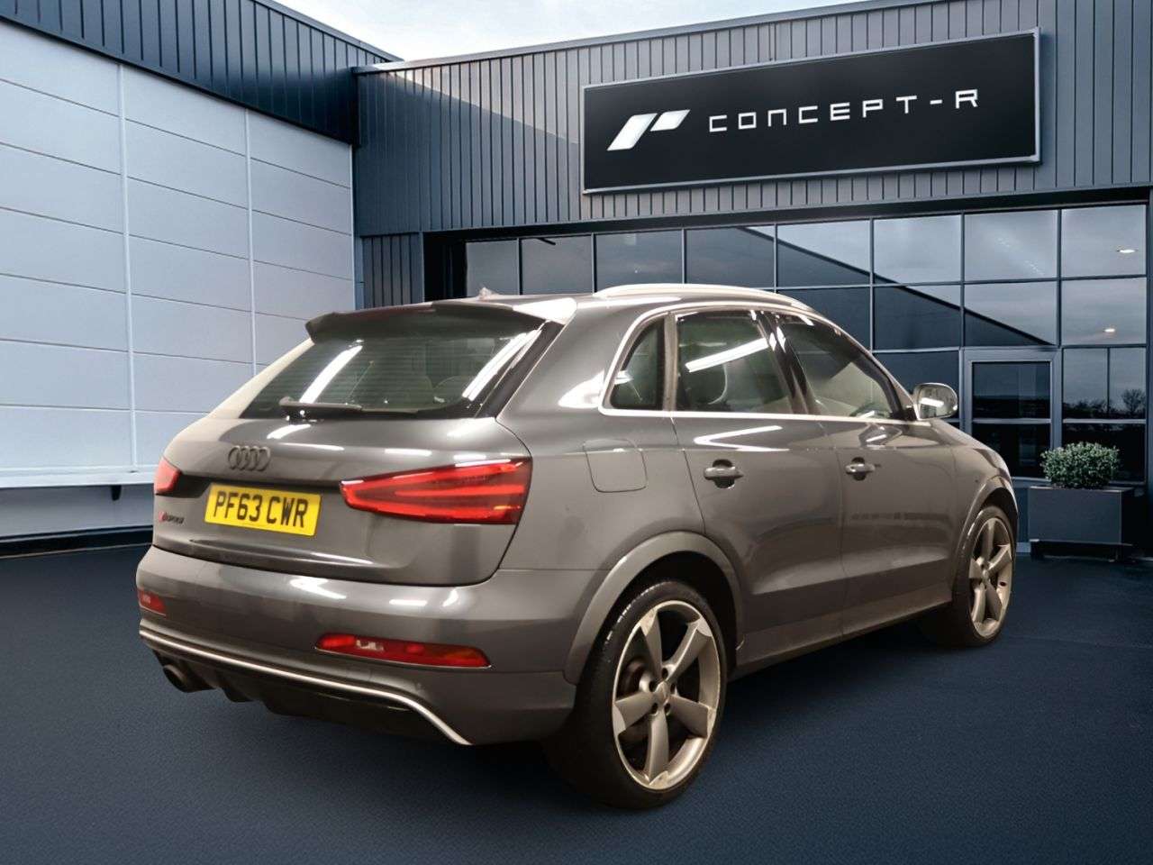 A 0 AUDI RS Q3 2.5 TFSI SUV 5dr Petrol S Tronic quattro Euro 5 (s/s) (310 ps) ***FULL SERV A 0 AUDI RS Q3 2.5 TFSI SUV 5dr Petrol S Tronic quattro Euro 5 (s/s) (310 ps) ***FULL SERV