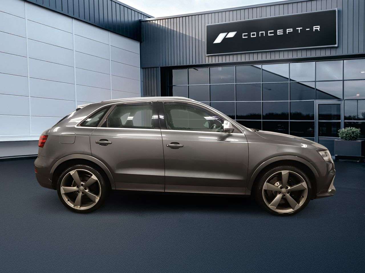 0 AUDI RS Q3 0 AUDI RS Q3