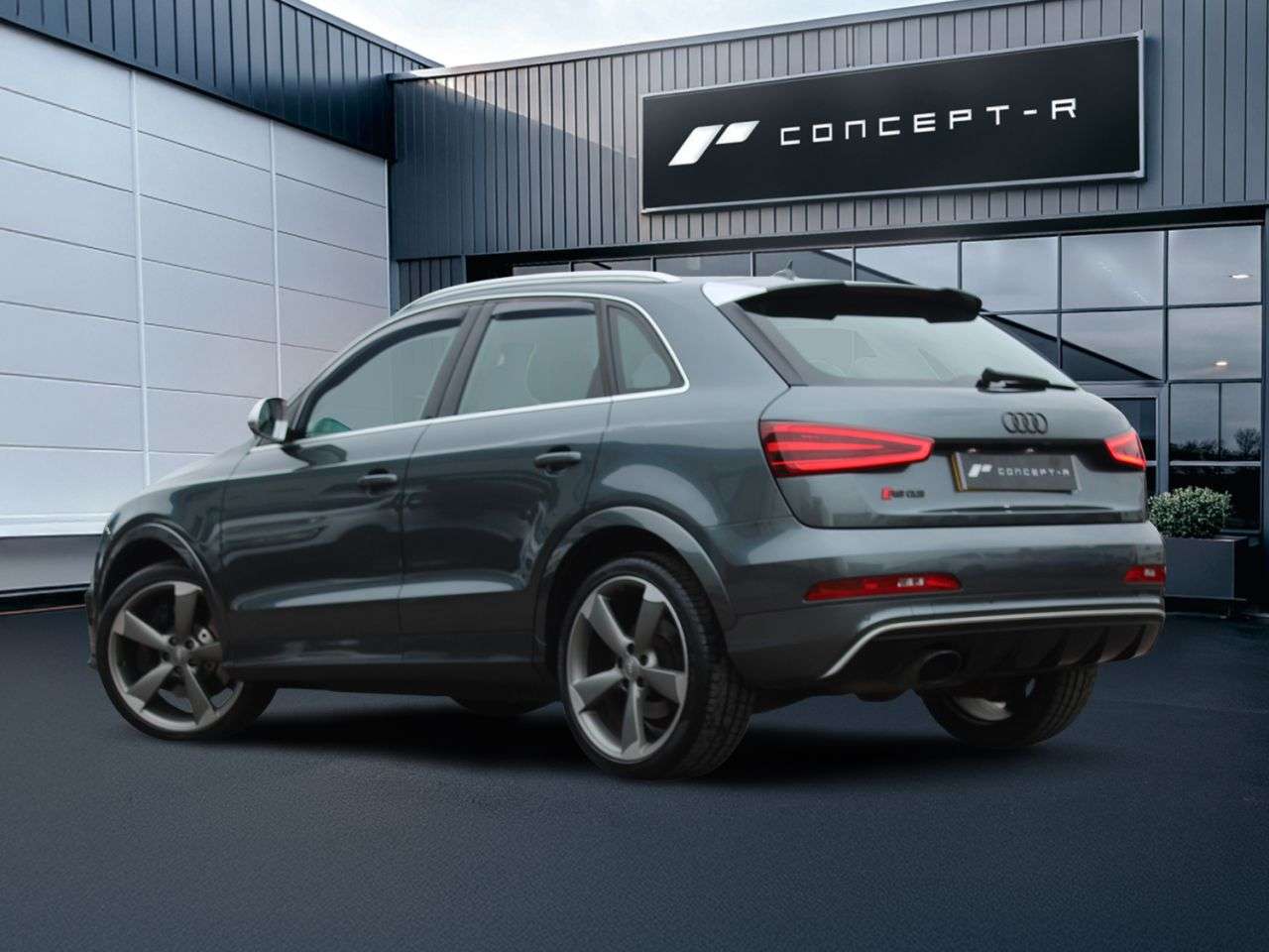 A 2014 AUDI RS Q3 2.5 TFSI SUV 5dr Petrol S Tronic quattro Euro 5 (s/s) (310 ps) ***FULL SERV A 2014 AUDI RS Q3 2.5 TFSI SUV 5dr Petrol S Tronic quattro Euro 5 (s/s) (310 ps) ***FULL SERV