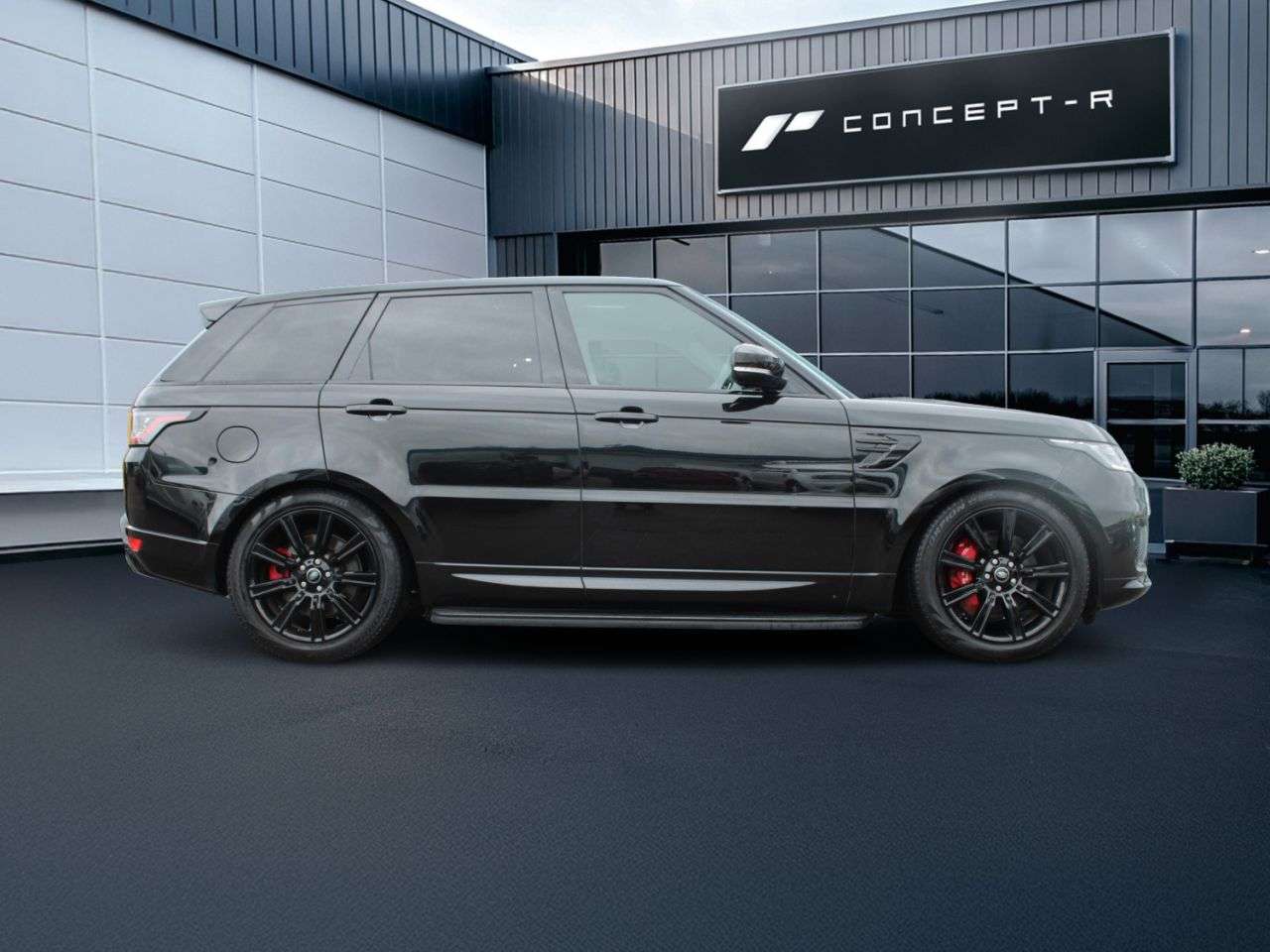 A 2022 LAND ROVER RANGE ROVER SPORT 2.0 P400e 13.1kWh HSE Dynamic Black SUV 5dr Petrol Plug-in Hybrid Auto 4WD A 2022 LAND ROVER RANGE ROVER SPORT 2.0 P400e 13.1kWh HSE Dynamic Black SUV 5dr Petrol Plug-in Hybrid Auto 4WD