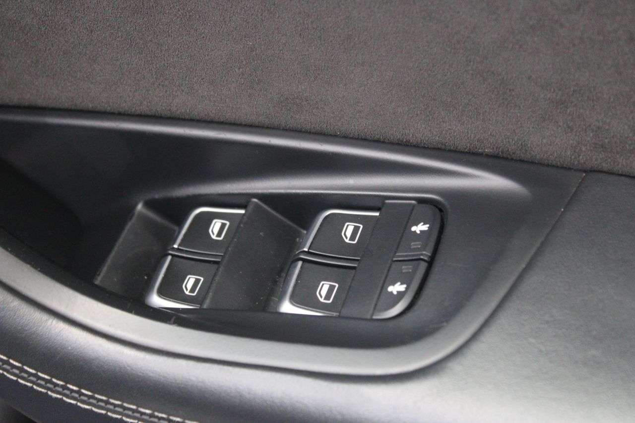 2015 AUDI RS6 AVANT 2015 AUDI RS6 AVANT