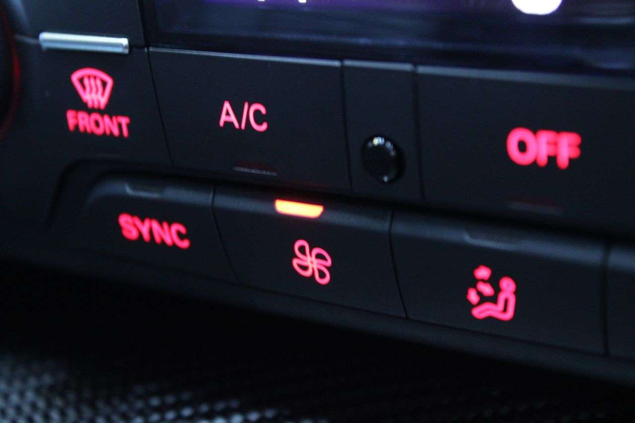 2015 AUDI RS6 AVANT 2015 AUDI RS6 AVANT