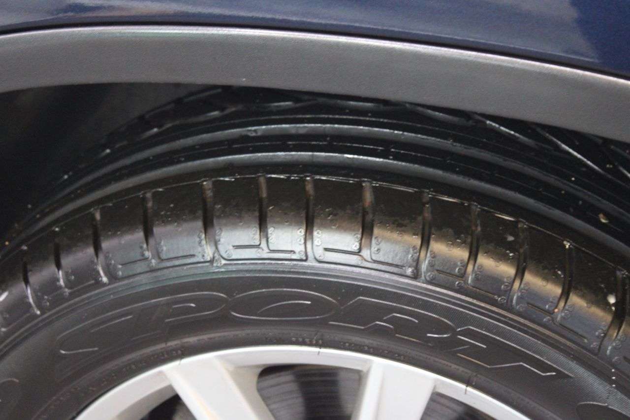 2011 VOLKSWAGEN TIGUAN 2011 VOLKSWAGEN TIGUAN