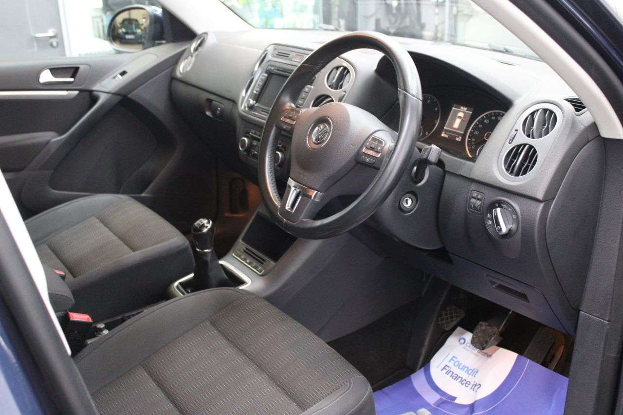 2011 VOLKSWAGEN TIGUAN 2011 VOLKSWAGEN TIGUAN