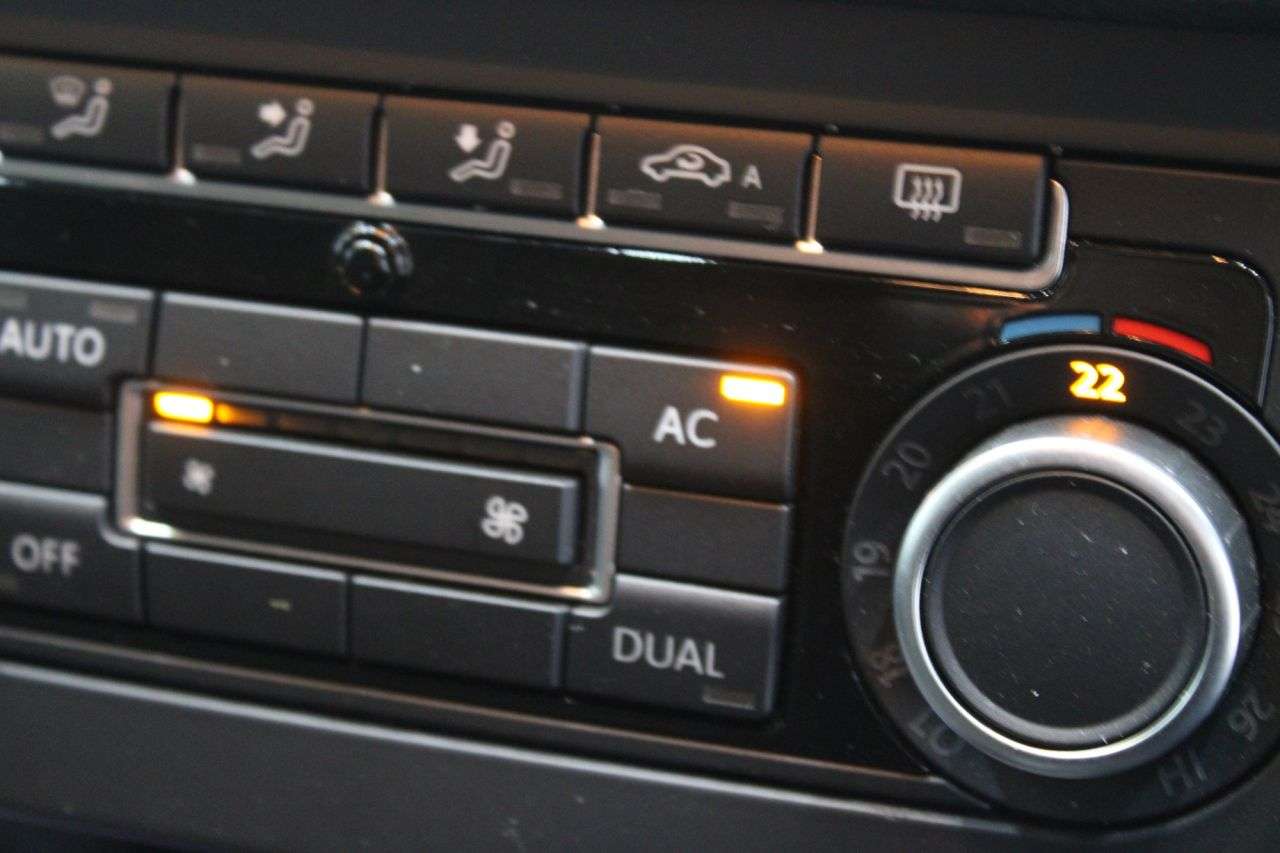 2011 VOLKSWAGEN TIGUAN 2011 VOLKSWAGEN TIGUAN