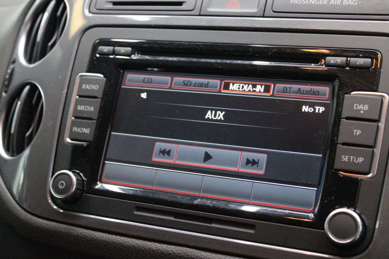 2011 VOLKSWAGEN TIGUAN 2011 VOLKSWAGEN TIGUAN