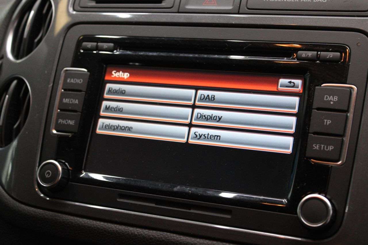 2011 VOLKSWAGEN TIGUAN 2011 VOLKSWAGEN TIGUAN