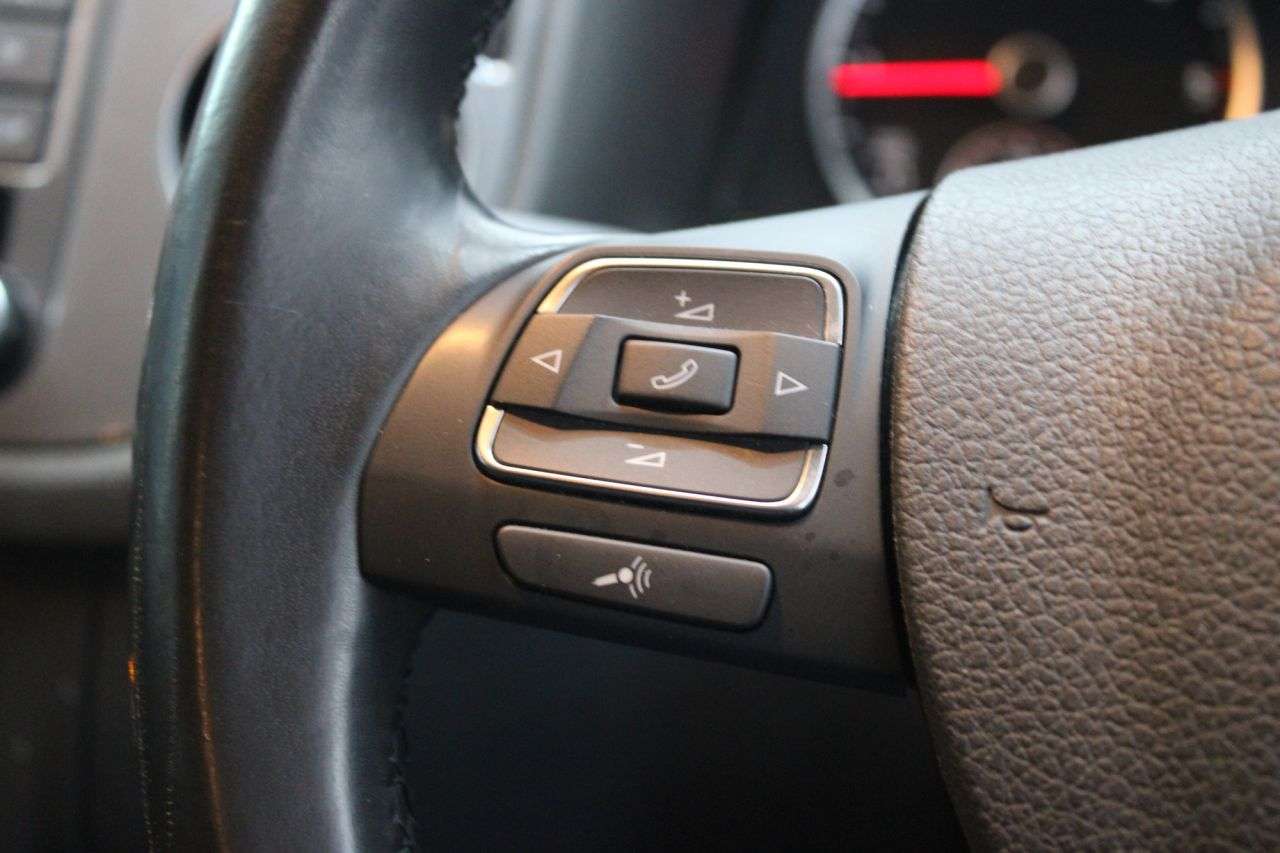 2011 VOLKSWAGEN TIGUAN 2011 VOLKSWAGEN TIGUAN