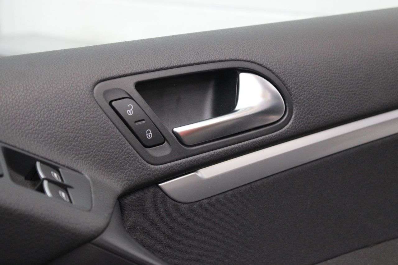 2011 VOLKSWAGEN TIGUAN 2011 VOLKSWAGEN TIGUAN