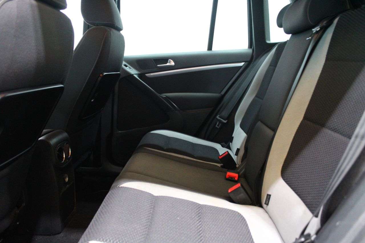 2015 VOLKSWAGEN TIGUAN 2015 VOLKSWAGEN TIGUAN