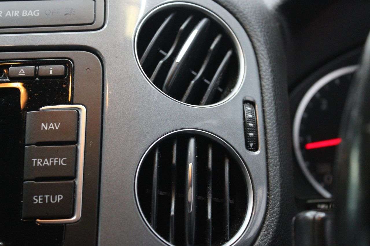 2015 VOLKSWAGEN TIGUAN 2015 VOLKSWAGEN TIGUAN