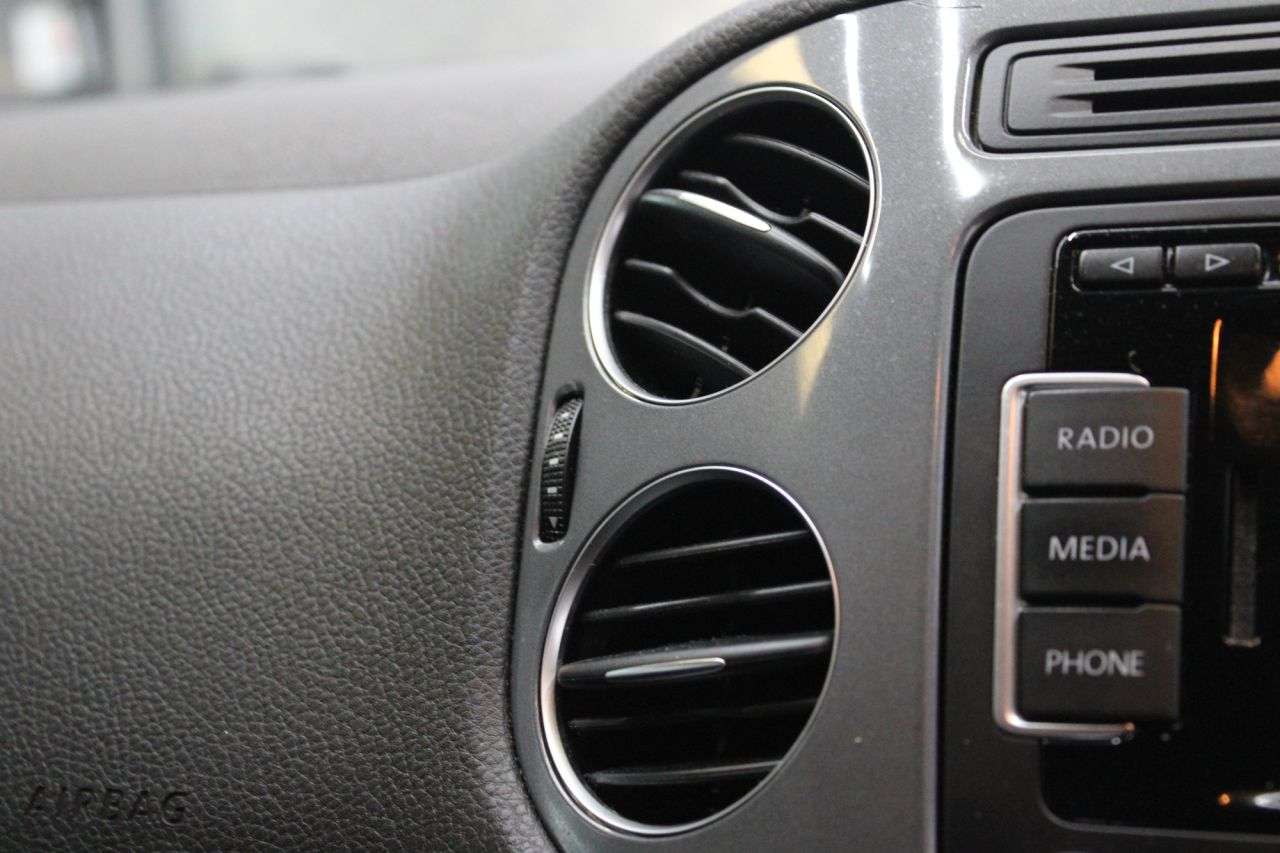 2015 VOLKSWAGEN TIGUAN 2015 VOLKSWAGEN TIGUAN