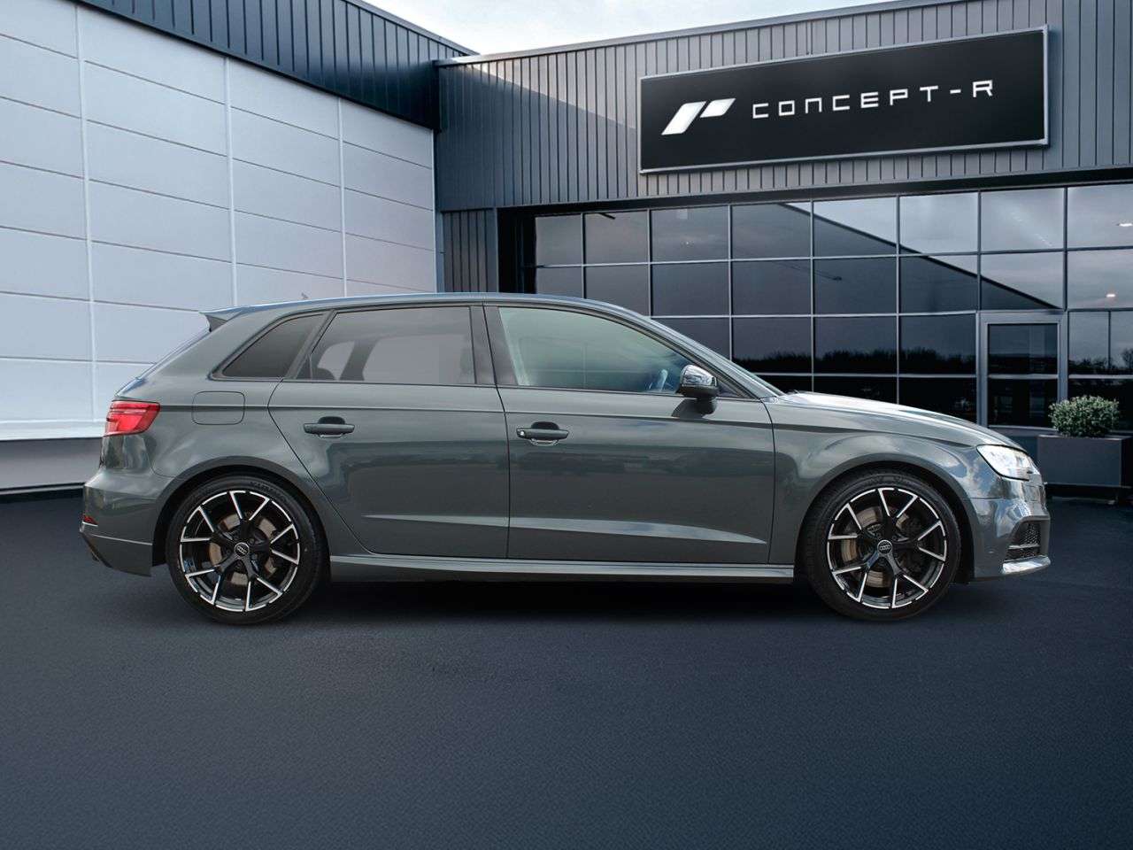 A 2017 AUDI S3 2.0 TFSI Black Edition Sportback 5dr Petrol S Tronic quattro Euro 6 (s/s) ( A 2017 AUDI S3 2.0 TFSI Black Edition Sportback 5dr Petrol S Tronic quattro Euro 6 (s/s) (