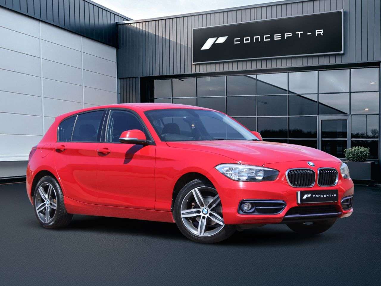 A 2016 BMW 1 SERIES 1.5 118i Sport Hatchback 5dr Petrol Manual Euro 6 (s/s) (136 ps) ***SERVICE A 2016 BMW 1 SERIES 1.5 118i Sport Hatchback 5dr Petrol Manual Euro 6 (s/s) (136 ps) ***SERVICE
