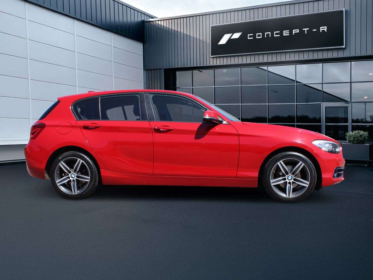 A 2016 BMW 1 SERIES 1.5 118i Sport Hatchback 5dr Petrol Manual Euro 6 (s/s) (136 ps) ***SERVICE A 2016 BMW 1 SERIES 1.5 118i Sport Hatchback 5dr Petrol Manual Euro 6 (s/s) (136 ps) ***SERVICE
