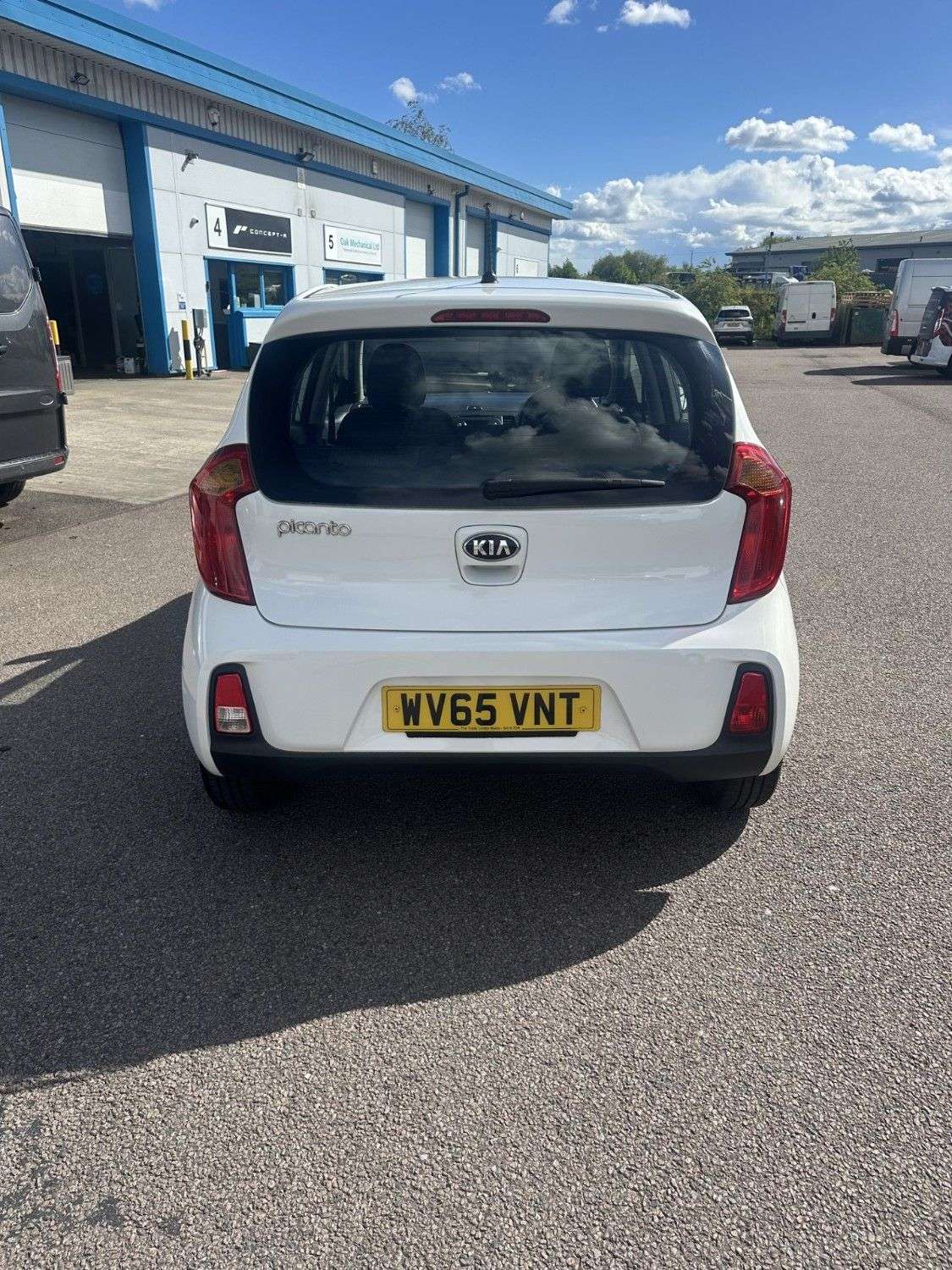 A 2015 KIA PICANTO 1.0 1 Air Hatchback 5dr Petrol Manual Euro 6 (65 bhp) ***ONLY £20 ROAD TAX* A 2015 KIA PICANTO 1.0 1 Air Hatchback 5dr Petrol Manual Euro 6 (65 bhp) ***ONLY £20 ROAD TAX*