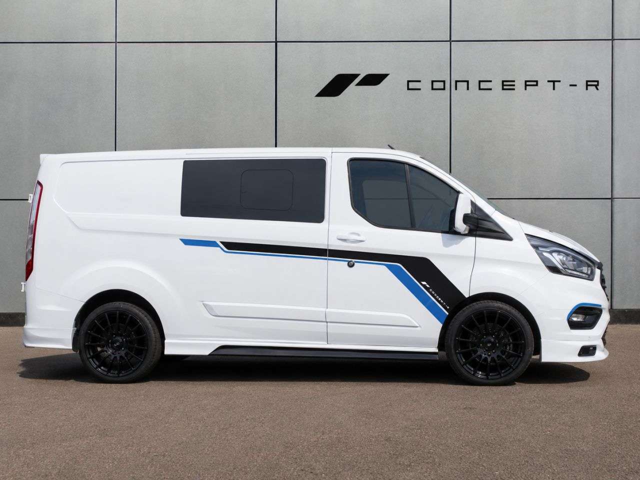 A 2021 FORD TRANSIT CUSTOM 2.0 320 EcoBlue Limited Crew Van Double Cab 5dr Diesel Manual L1 H1 Euro 6 A 2021 FORD TRANSIT CUSTOM 2.0 320 EcoBlue Limited Crew Van Double Cab 5dr Diesel Manual L1 H1 Euro 6