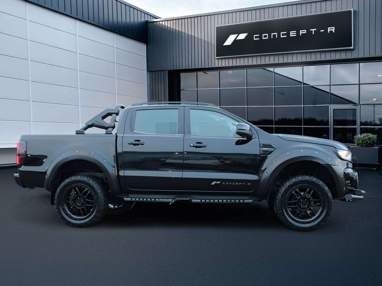 A 2018 FORD RANGER 2.2 TDCi Black Edition Pickup Double Cab 4dr Diesel Manual 4WD Euro 6 (s/s) A 2018 FORD RANGER 2.2 TDCi Black Edition Pickup Double Cab 4dr Diesel Manual 4WD Euro 6 (s/s)