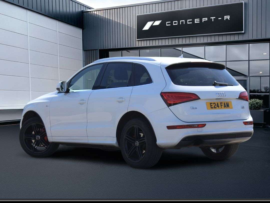 A 2012 AUDI Q5 2.0 TDI S line Plus SUV 5dr Diesel Manual quattro Euro 5 (s/s) (177 ps) FRE A 2012 AUDI Q5 2.0 TDI S line Plus SUV 5dr Diesel Manual quattro Euro 5 (s/s) (177 ps) FRE