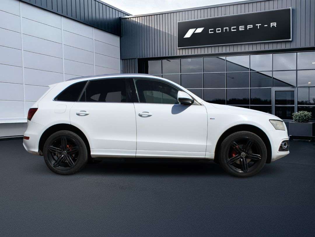 A 2012 AUDI Q5 2.0 TDI S line Plus SUV 5dr Diesel Manual quattro Euro 5 (s/s) (177 ps) FRE A 2012 AUDI Q5 2.0 TDI S line Plus SUV 5dr Diesel Manual quattro Euro 5 (s/s) (177 ps) FRE