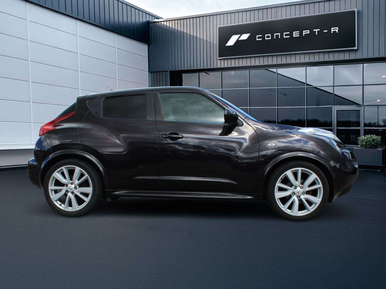 A 2012 NISSAN JUKE 1.6 Acenta Premium SUV 5dr Petrol Manual Euro 5 (s/s) (117 ps) ***ONLY 1 OW A 2012 NISSAN JUKE 1.6 Acenta Premium SUV 5dr Petrol Manual Euro 5 (s/s) (117 ps) ***ONLY 1 OW