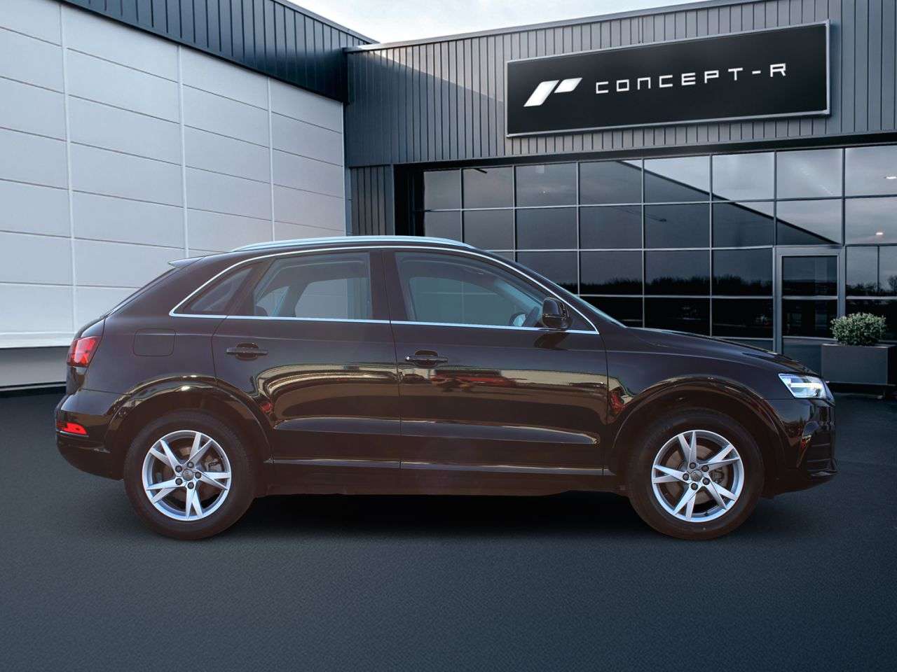 A 2017 AUDI Q3 2.0 TDI SE SUV 5dr Diesel Manual Euro 6 (s/s) (150 ps) ***FULL SERVICE HIST A 2017 AUDI Q3 2.0 TDI SE SUV 5dr Diesel Manual Euro 6 (s/s) (150 ps) ***FULL SERVICE HIST