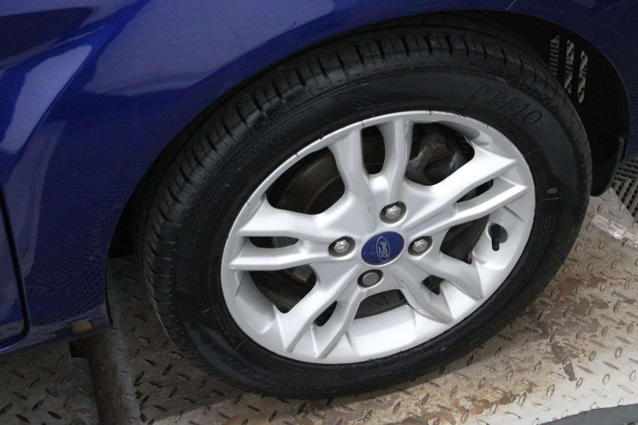 A 2015 FORD FIESTA 1.0 Zetec Hatchback 5dr Petrol Manual Euro 6 (s/s) (80 ps) A 2015 FORD FIESTA 1.0 Zetec Hatchback 5dr Petrol Manual Euro 6 (s/s) (80 ps)