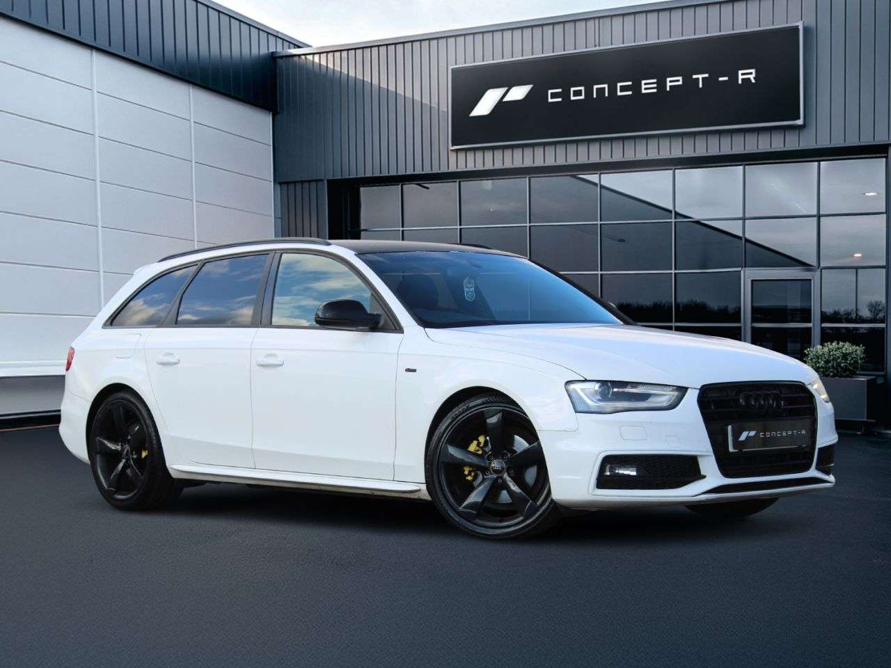 A 2013 AUDI A4 AVANT 2.0 TDI Black Edition Estate 5dr Diesel Manual Euro 5 (s/s) (150 ps) ***FUL A 2013 AUDI A4 AVANT 2.0 TDI Black Edition Estate 5dr Diesel Manual Euro 5 (s/s) (150 ps) ***FUL