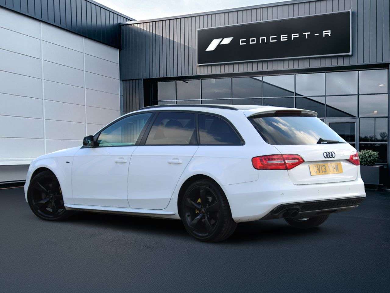 A 2013 AUDI A4 AVANT 2.0 TDI Black Edition Estate 5dr Diesel Manual Euro 5 (s/s) (150 ps) ***FUL A 2013 AUDI A4 AVANT 2.0 TDI Black Edition Estate 5dr Diesel Manual Euro 5 (s/s) (150 ps) ***FUL