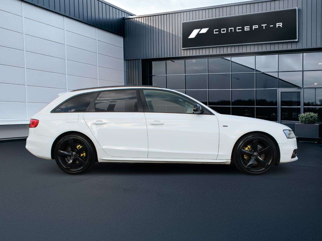 A 2013 AUDI A4 AVANT 2.0 TDI Black Edition Estate 5dr Diesel Manual Euro 5 (s/s) (150 ps) ***FUL A 2013 AUDI A4 AVANT 2.0 TDI Black Edition Estate 5dr Diesel Manual Euro 5 (s/s) (150 ps) ***FUL