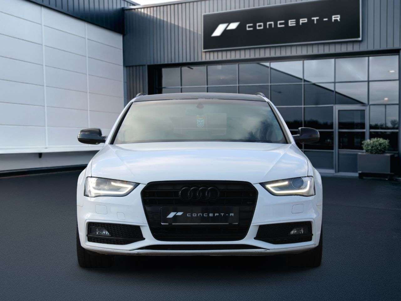A 2013 AUDI A4 AVANT 2.0 TDI Black Edition Estate 5dr Diesel Manual Euro 5 (s/s) (150 ps) ***FUL A 2013 AUDI A4 AVANT 2.0 TDI Black Edition Estate 5dr Diesel Manual Euro 5 (s/s) (150 ps) ***FUL