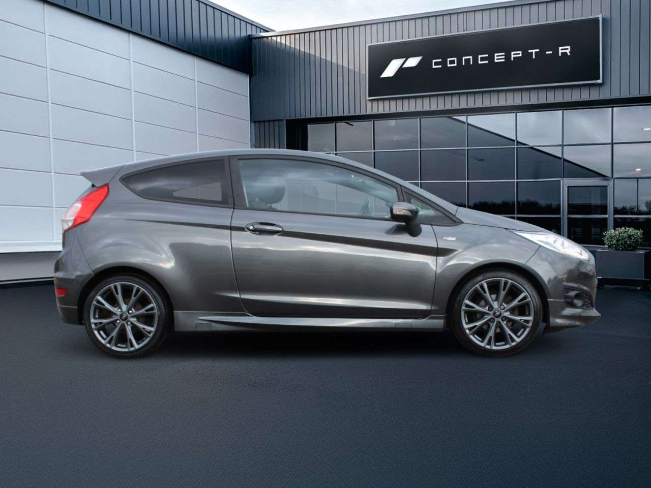 A 2017 FORD FIESTA 1.0T EcoBoost ST-Line Hatchback 3dr Petrol Manual Euro 6 (s/s) (100 ps) *** A 2017 FORD FIESTA 1.0T EcoBoost ST-Line Hatchback 3dr Petrol Manual Euro 6 (s/s) (100 ps) ***