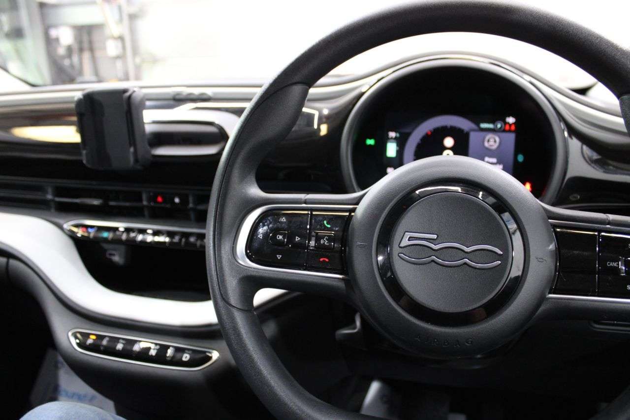 2023 FIAT 500E 2023 FIAT 500E