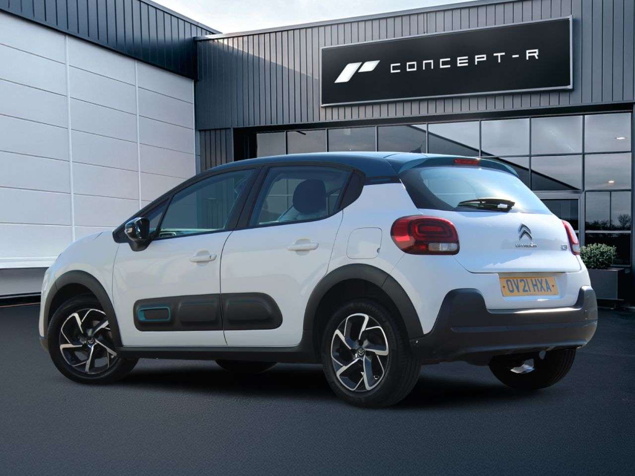 A 2021 CITROEN C3 1.2 PureTech Shine Hatchback 5dr Petrol Manual Euro 6 (s/s) (83 ps) ***CAT A 2021 CITROEN C3 1.2 PureTech Shine Hatchback 5dr Petrol Manual Euro 6 (s/s) (83 ps) ***CAT