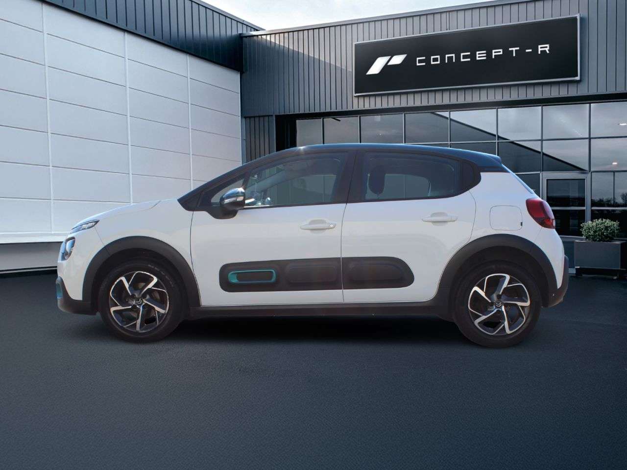 A 2021 CITROEN C3 1.2 PureTech Shine Hatchback 5dr Petrol Manual Euro 6 (s/s) (83 ps) ***CAT A 2021 CITROEN C3 1.2 PureTech Shine Hatchback 5dr Petrol Manual Euro 6 (s/s) (83 ps) ***CAT