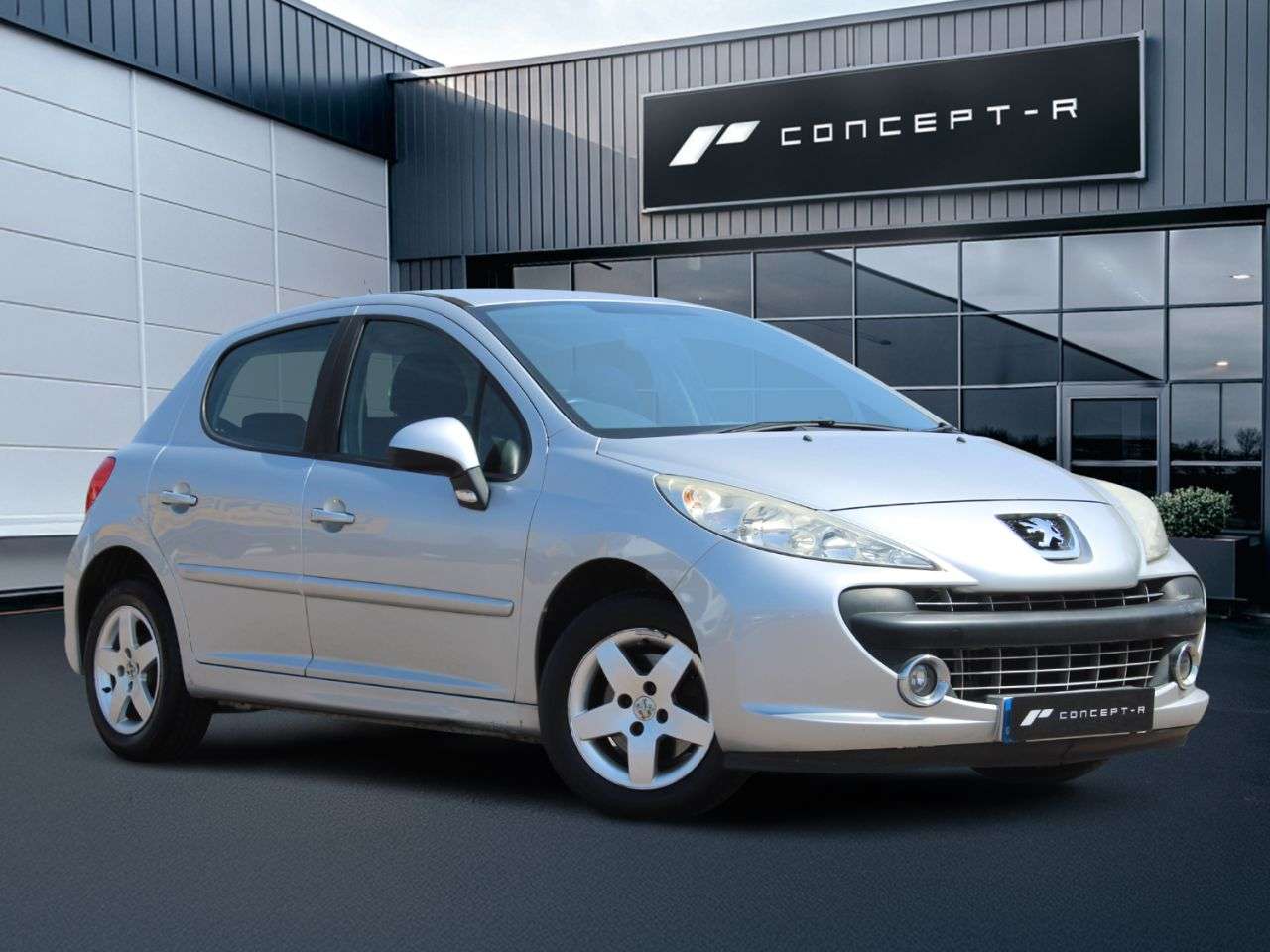 A 2007 PEUGEOT 207 1.4 VTi Sport Hatchback 5dr Petrol Manual (145 g/km, 95 bhp) A 2007 PEUGEOT 207 1.4 VTi Sport Hatchback 5dr Petrol Manual (145 g/km, 95 bhp)