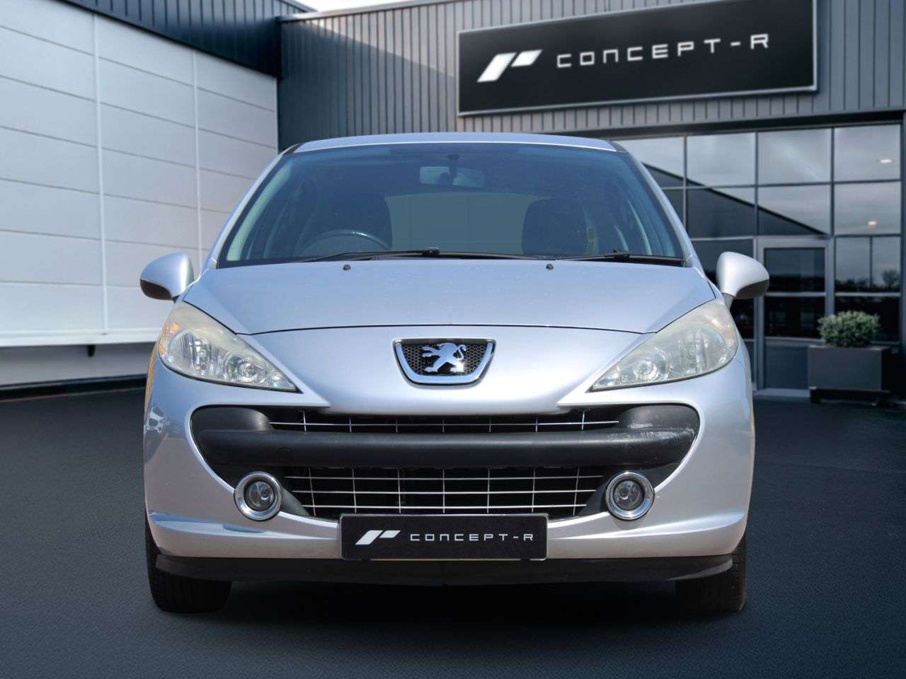 A 2007 PEUGEOT 207 1.4 VTi Sport Hatchback 5dr Petrol Manual (145 g/km, 95 bhp) A 2007 PEUGEOT 207 1.4 VTi Sport Hatchback 5dr Petrol Manual (145 g/km, 95 bhp)