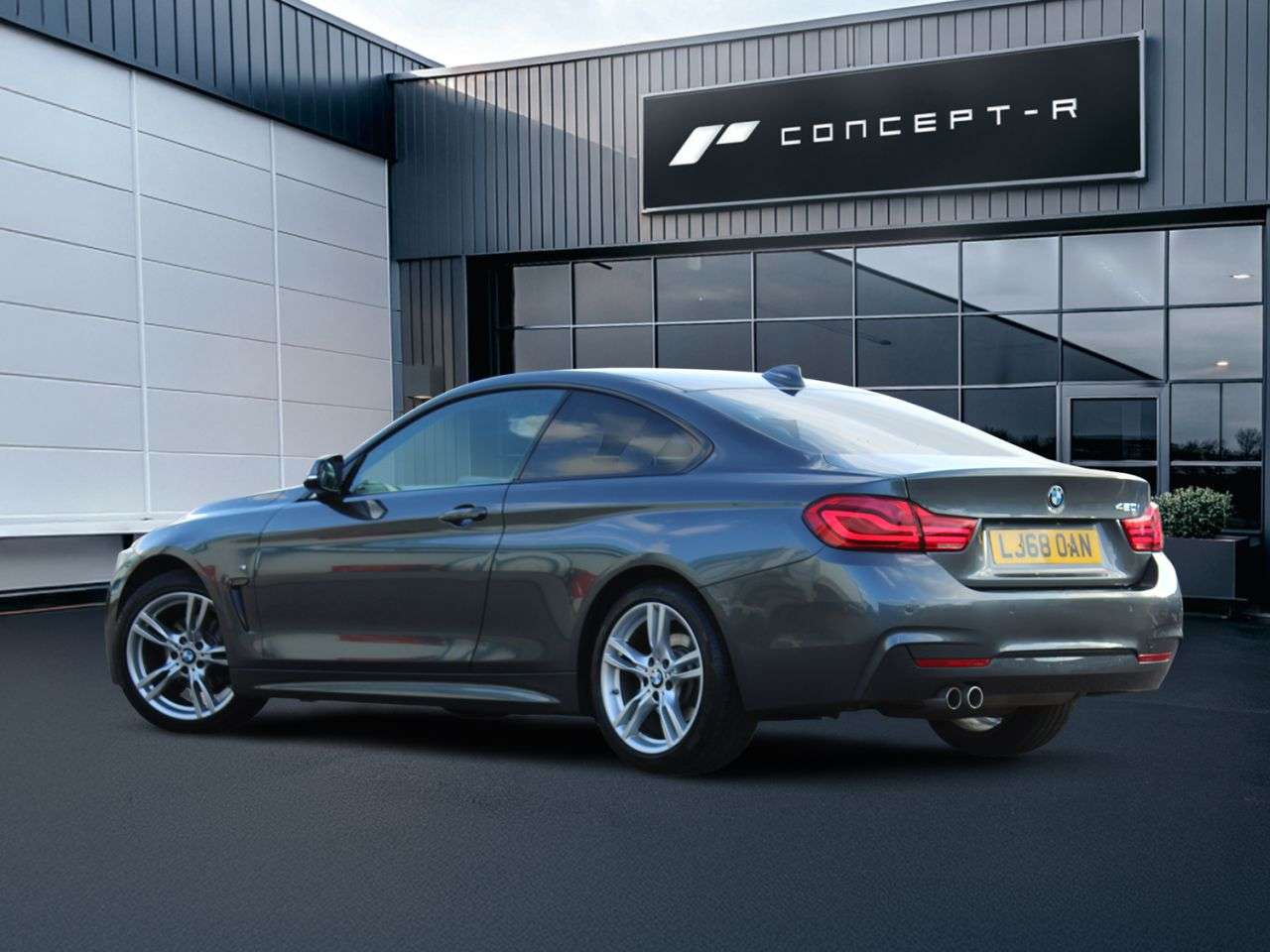 A 2018 BMW 4 SERIES 2.0 420i GPF M Sport Coupe 2dr Petrol Auto Euro 6 (s/s) (184 ps) ***12 MONT A 2018 BMW 4 SERIES 2.0 420i GPF M Sport Coupe 2dr Petrol Auto Euro 6 (s/s) (184 ps) ***12 MONT