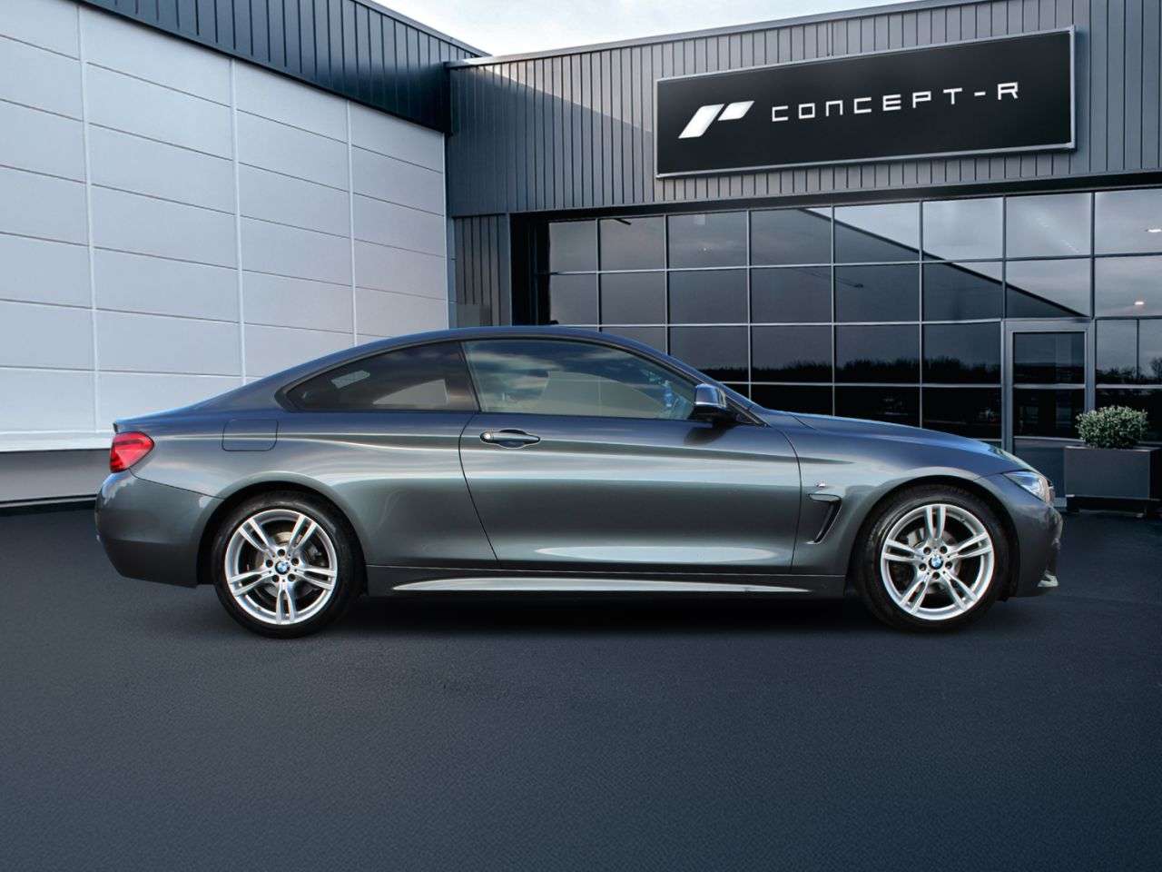 A 2018 BMW 4 SERIES 2.0 420i GPF M Sport Coupe 2dr Petrol Auto Euro 6 (s/s) (184 ps) ***12 MONT A 2018 BMW 4 SERIES 2.0 420i GPF M Sport Coupe 2dr Petrol Auto Euro 6 (s/s) (184 ps) ***12 MONT