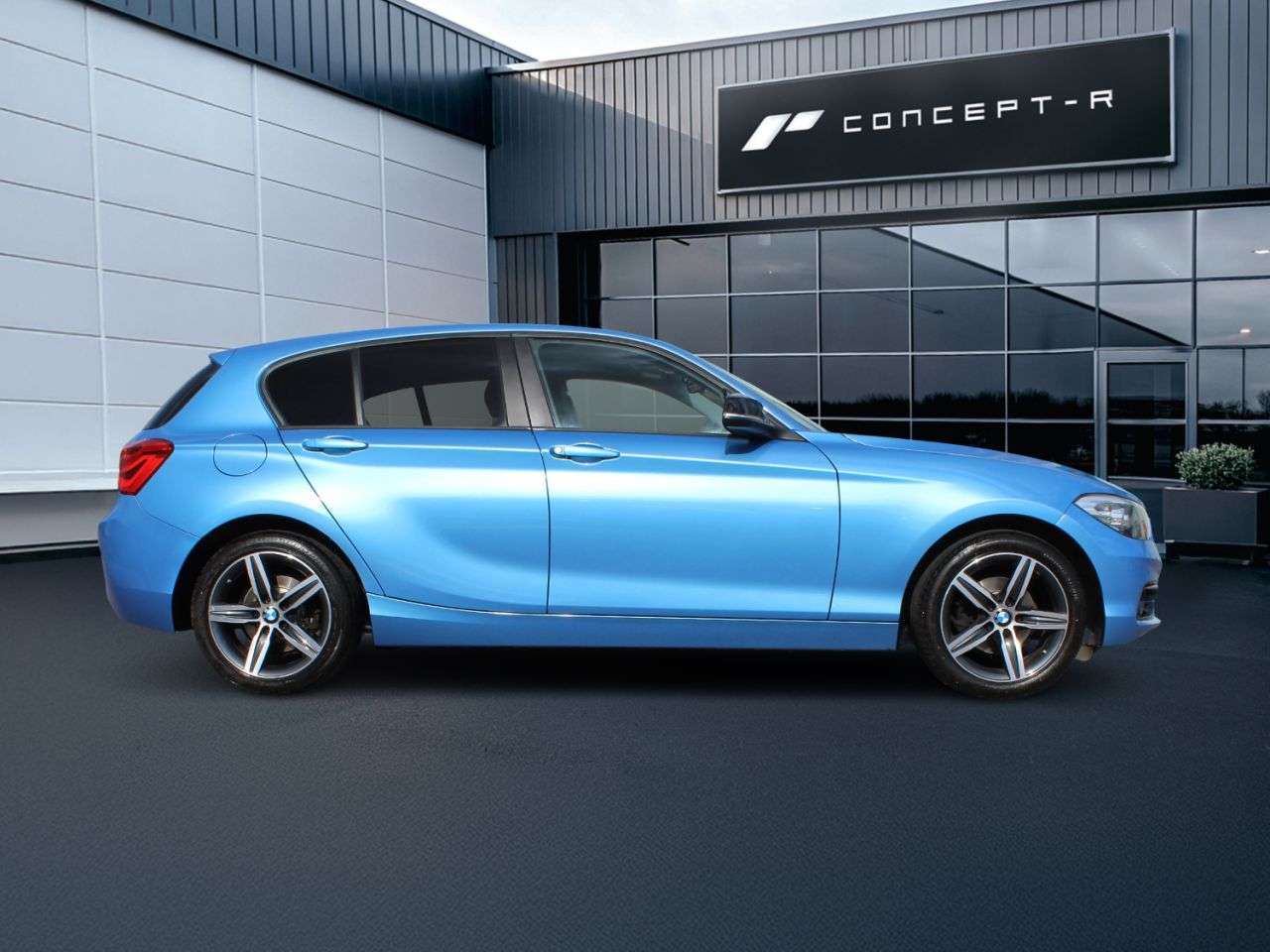 A 2017 BMW 1 SERIES 1.5 118i Sport Hatchback 5dr Petrol Manual Euro 6 (s/s) (136 ps) ***ONLY 1 A 2017 BMW 1 SERIES 1.5 118i Sport Hatchback 5dr Petrol Manual Euro 6 (s/s) (136 ps) ***ONLY 1