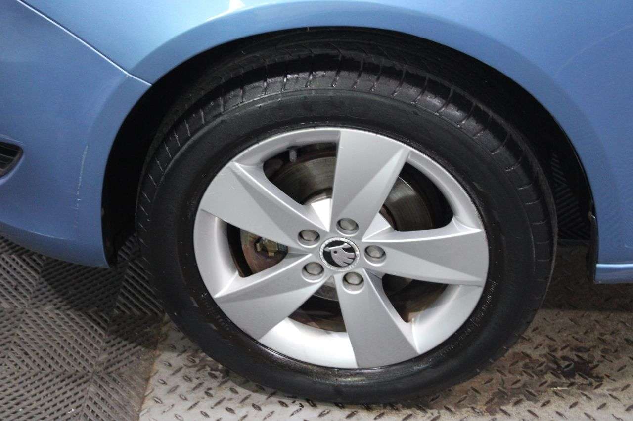 2014 SKODA FABIA 2014 SKODA FABIA