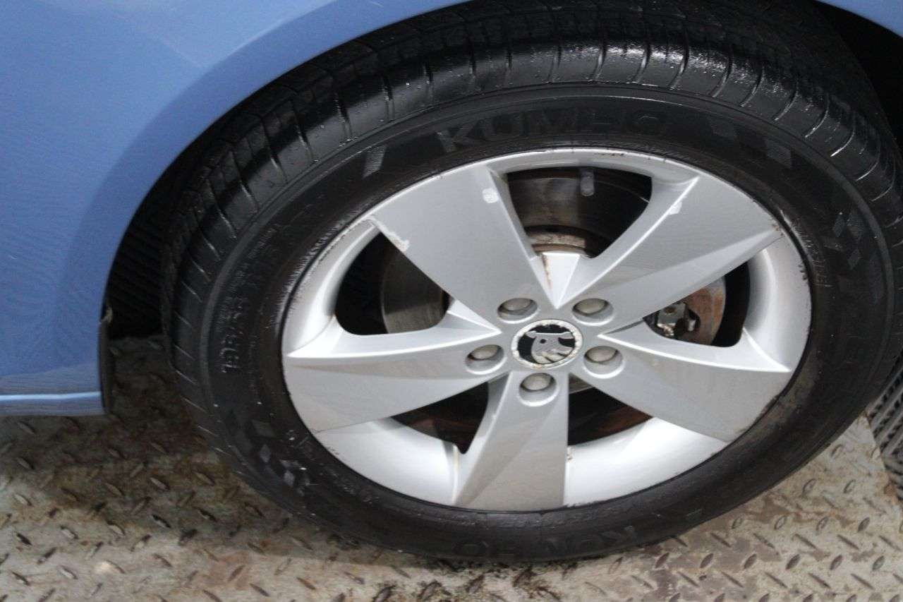 2014 SKODA FABIA 2014 SKODA FABIA