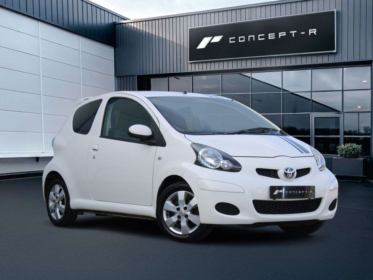 A 2011 TOYOTA AYGO 1.0 VVT-i Go Hatchback 3dr Petrol Manual Euro 5 (67 ps) **ONLY 28705 MILES A 2011 TOYOTA AYGO 1.0 VVT-i Go Hatchback 3dr Petrol Manual Euro 5 (67 ps) **ONLY 28705 MILES